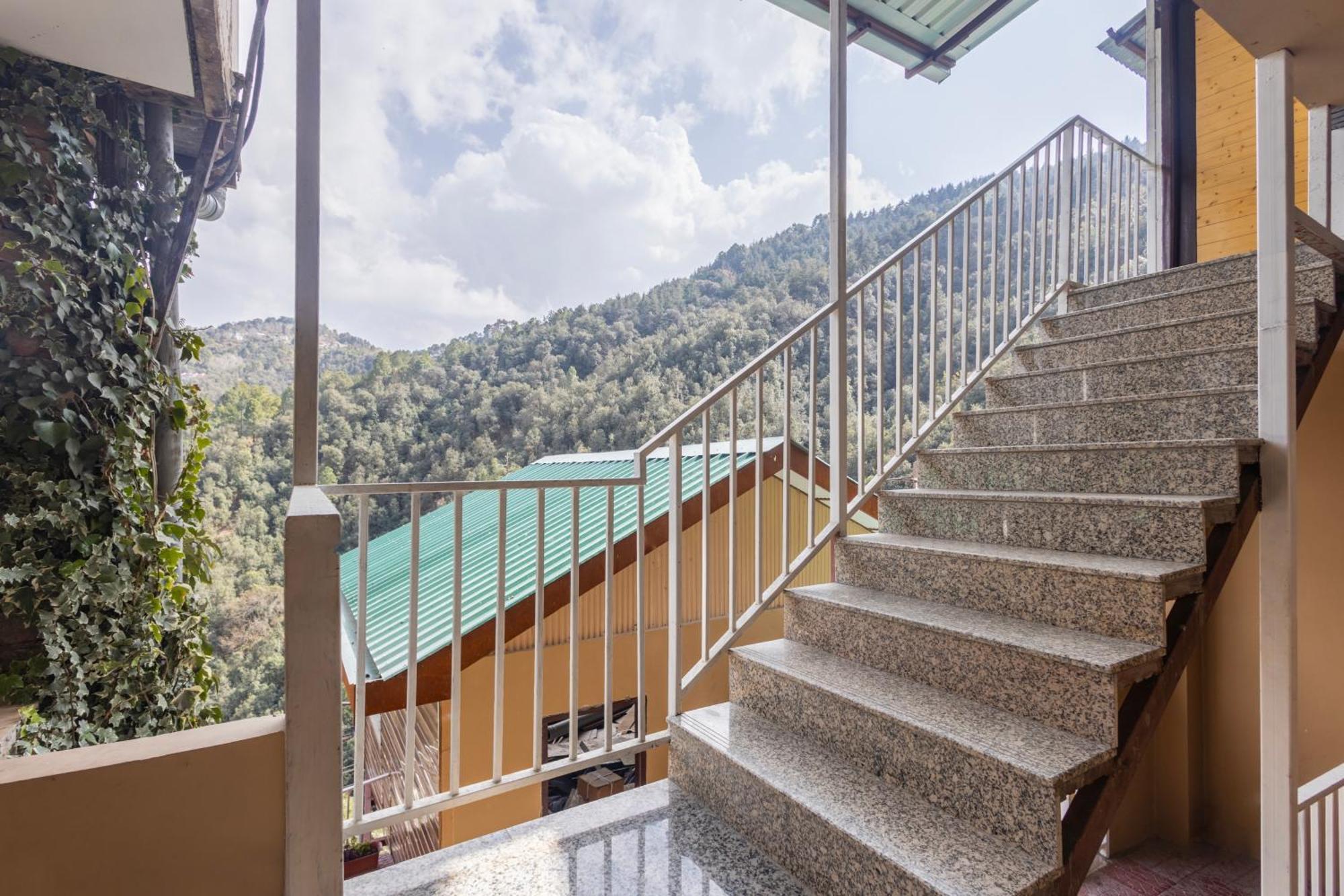 Treebo Lords Garden Glory With Valley View & Centralized Heating Shimla Eksteriør bilde