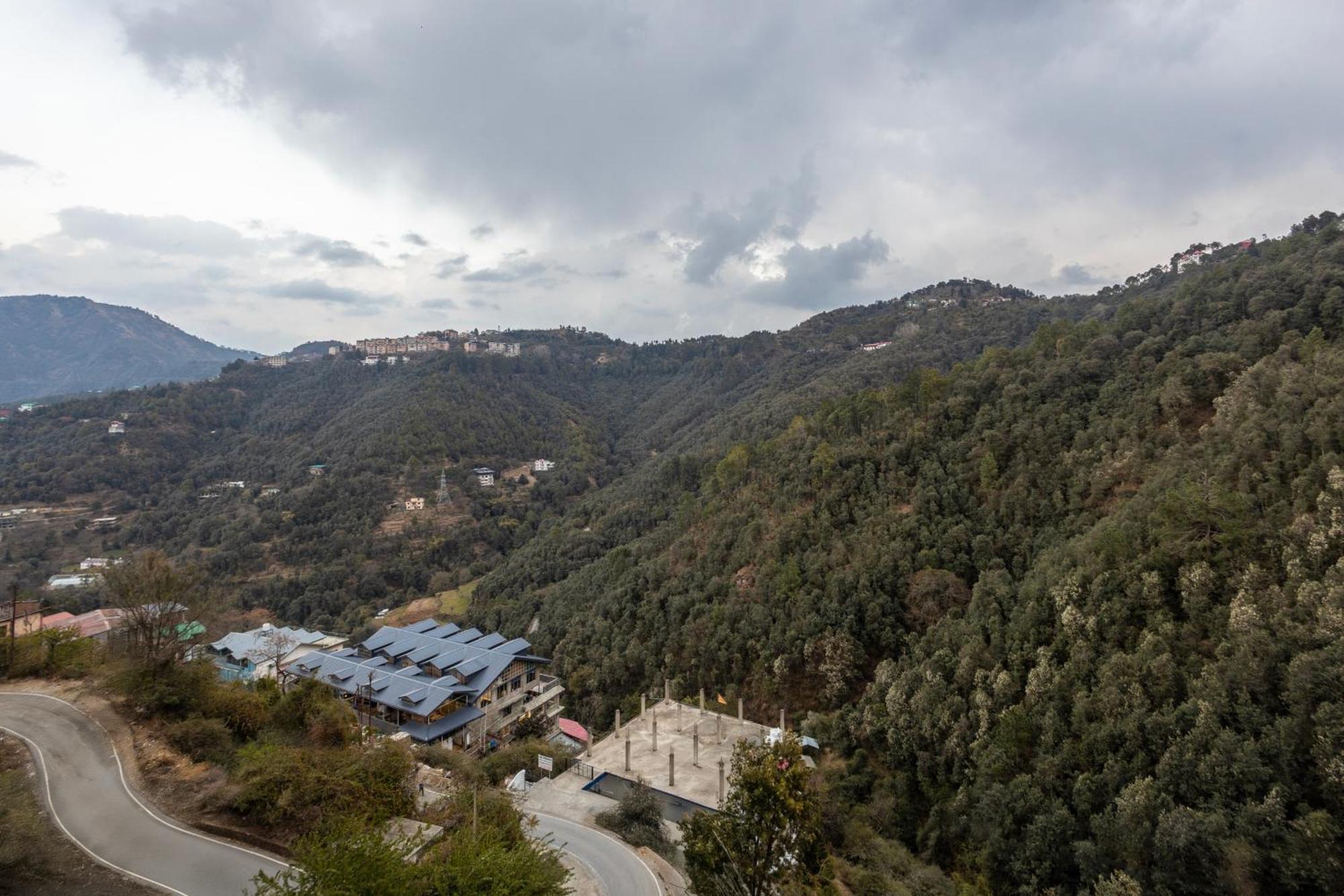 Treebo Lords Garden Glory With Valley View & Centralized Heating Shimla Eksteriør bilde